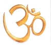 Símbolo del hinduismo. Se transcribe OM o AUM y se considera un sonido sagrado y sílaba eterna. Se dice o se canta antes o después de las oraciones