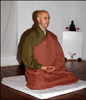 Meditación. Consiste en no pensar en nada. Pueden pasar varias horas en este estado. Con ella se liberan de los apegos terrenales